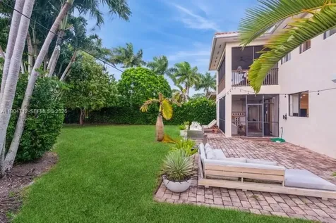 18704 SW 76th Court Cutler Bay FL 33157