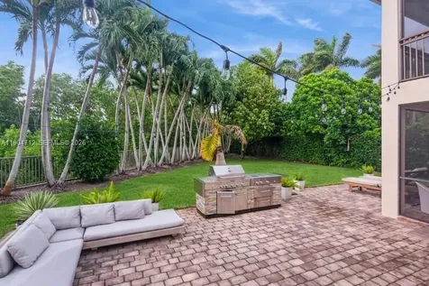 18704 SW 76th Court Cutler Bay FL 33157