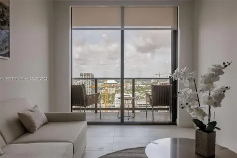 159 NE 6th Street Miami FL 33132
