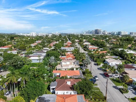 8826 Emerson Avenue Surfside FL 33154