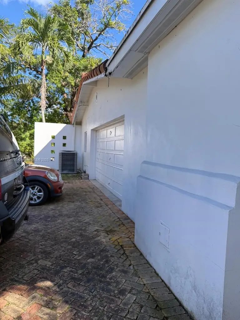 5600 SW 74th Court Miami FL 33143