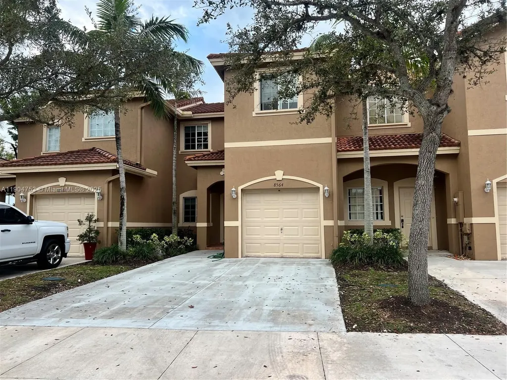 8564 SW 214th Way Cutler Bay FL 33189