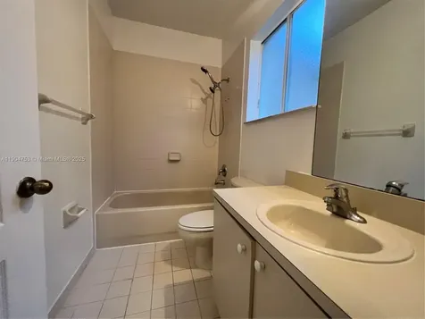 8564 SW 214th Way Cutler Bay FL 33189