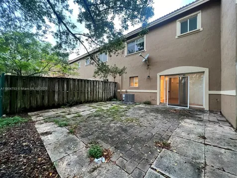 8564 SW 214th Way Cutler Bay FL 33189