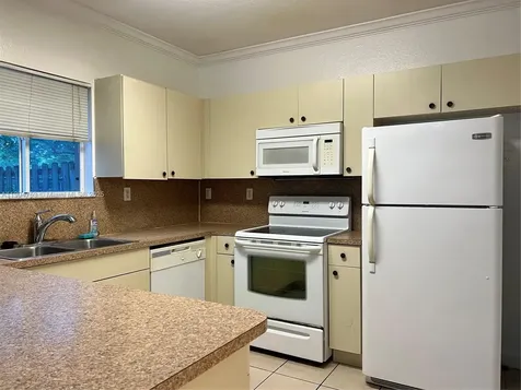 8564 SW 214th Way Cutler Bay FL 33189
