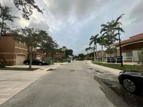8564 SW 214th Way Cutler Bay FL 33189