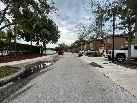 8564 SW 214th Way Cutler Bay FL 33189