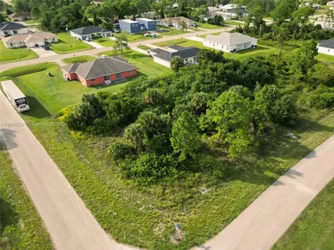 936-938 Countess Avenue Lehigh Acres FL 33974