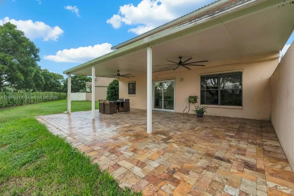 18916 Red Coral Way Boca Raton FL 33498