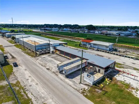 901 NW 9th Street Belle Glade FL 33430