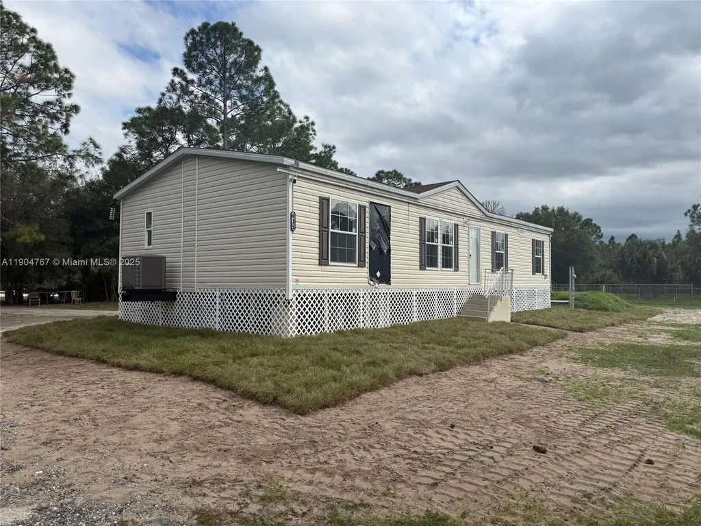 435 S Olivo Clewiston FL 33440