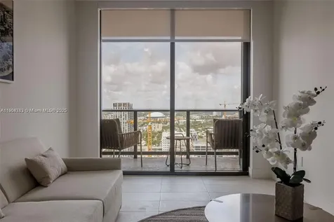 159 NE 6th Street Miami FL 33132