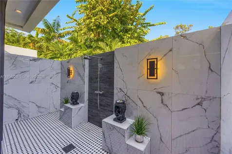 3764 Carmen Court Miami FL 33133