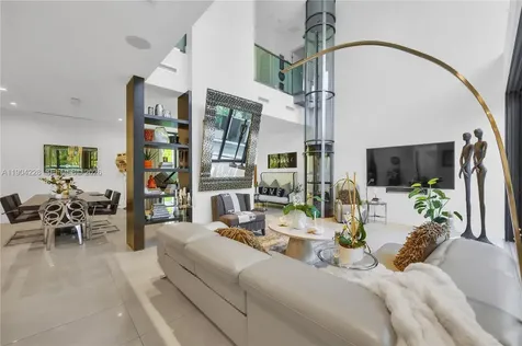 3764 Carmen Court Miami FL 33133