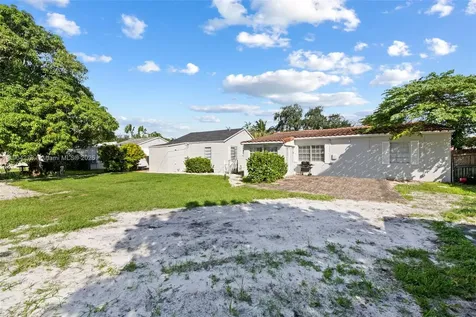 2226 Cleveland Street Hollywood FL 33020