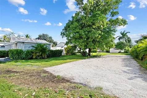2226 Cleveland Street Hollywood FL 33020