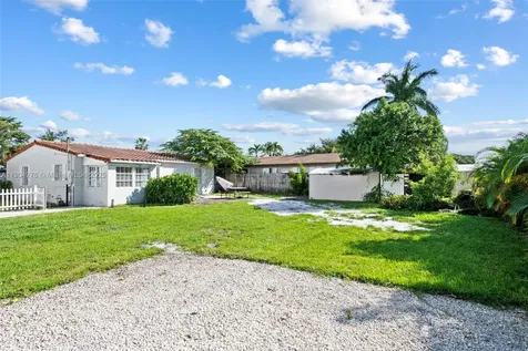2226 Cleveland Street Hollywood FL 33020
