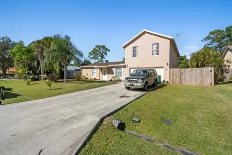 707 SE Karrigan Terrace Port St. Lucie FL 34983