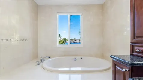 2445 SE 8 Street Pompano Beach FL 33062