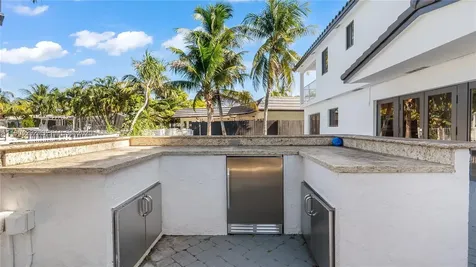 2445 SE 8 Street Pompano Beach FL 33062