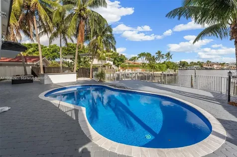 2445 SE 8 Street Pompano Beach FL 33062