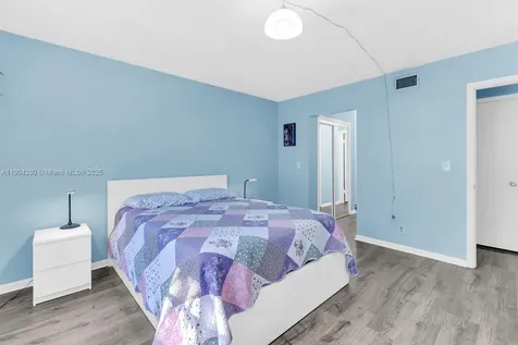 6207 Bay Club Drive Fort Lauderdale FL 33308