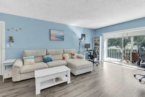 6207 Bay Club Drive Fort Lauderdale FL 33308