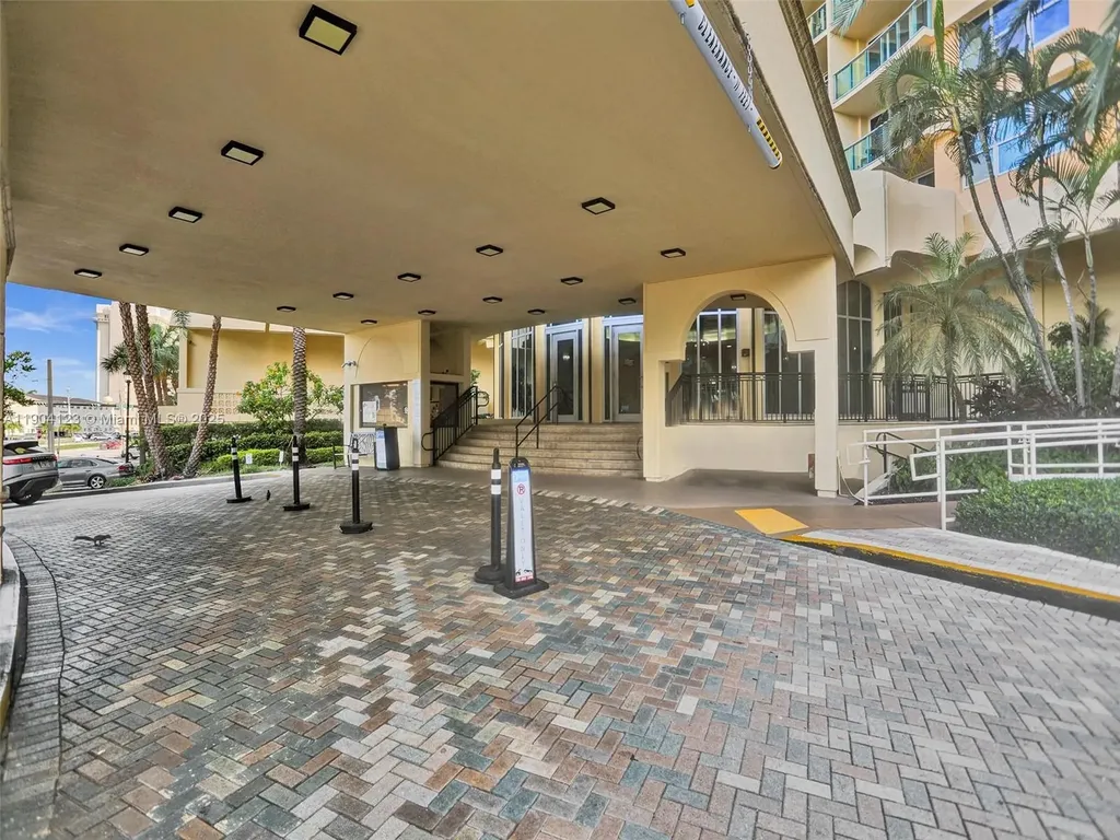 2501 S Ocean Drive Hollywood FL 33019