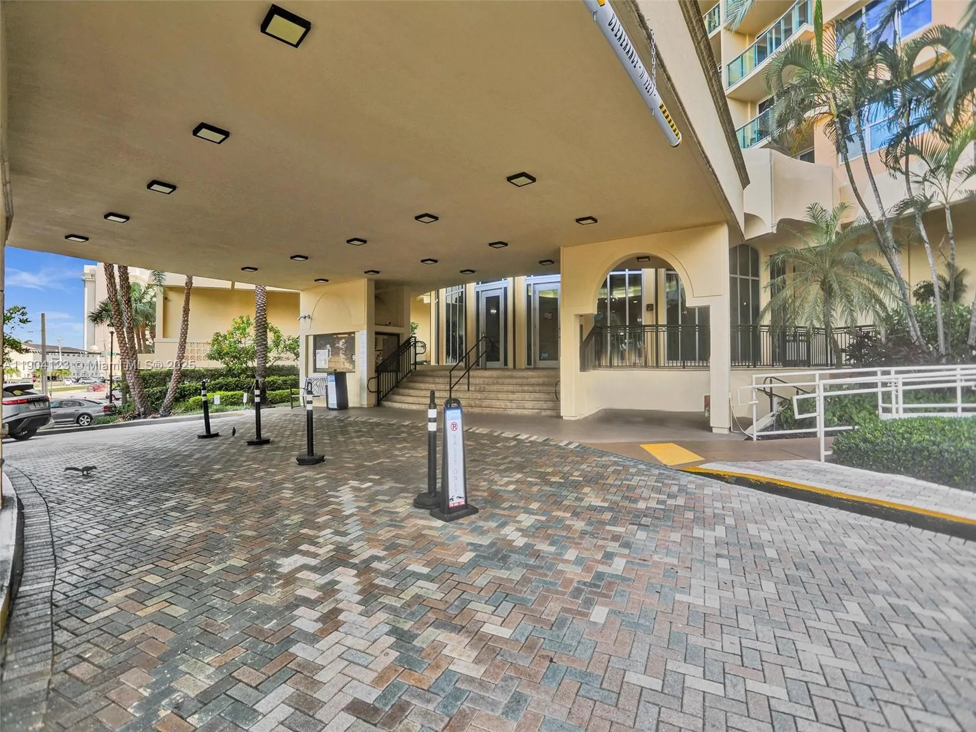 2501 S Ocean Drive Hollywood FL 33019