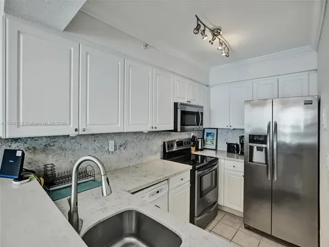2501 S Ocean Drive Hollywood FL 33019