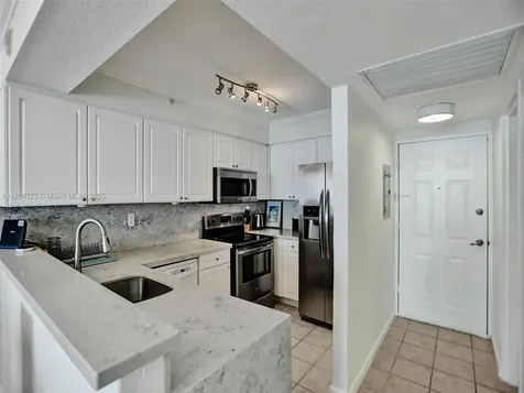 2501 S Ocean Drive Hollywood FL 33019