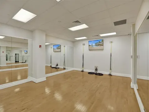 2501 S Ocean Drive Hollywood FL 33019