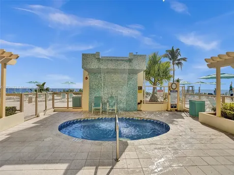 2501 S Ocean Drive Hollywood FL 33019