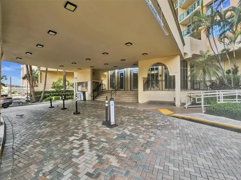 2501 S Ocean Drive Hollywood FL 33019