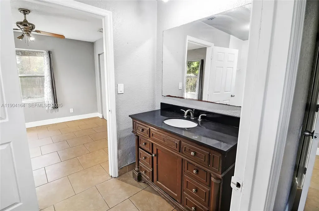 1722 NW 8th Court Fort Lauderdale FL 33311