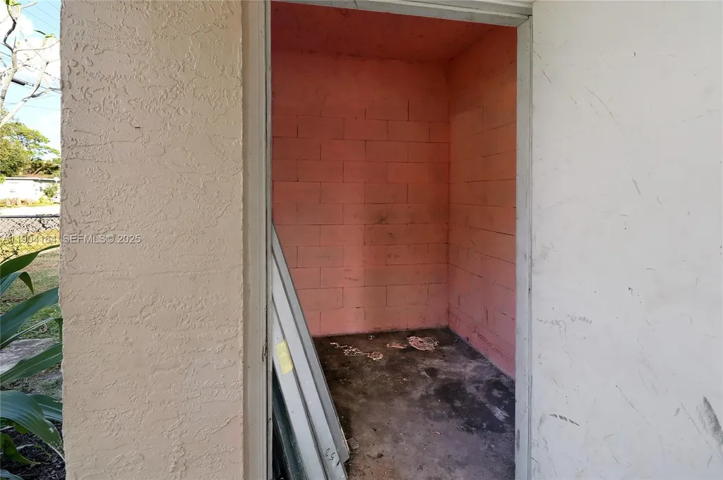 1722 NW 8th Court Fort Lauderdale FL 33311