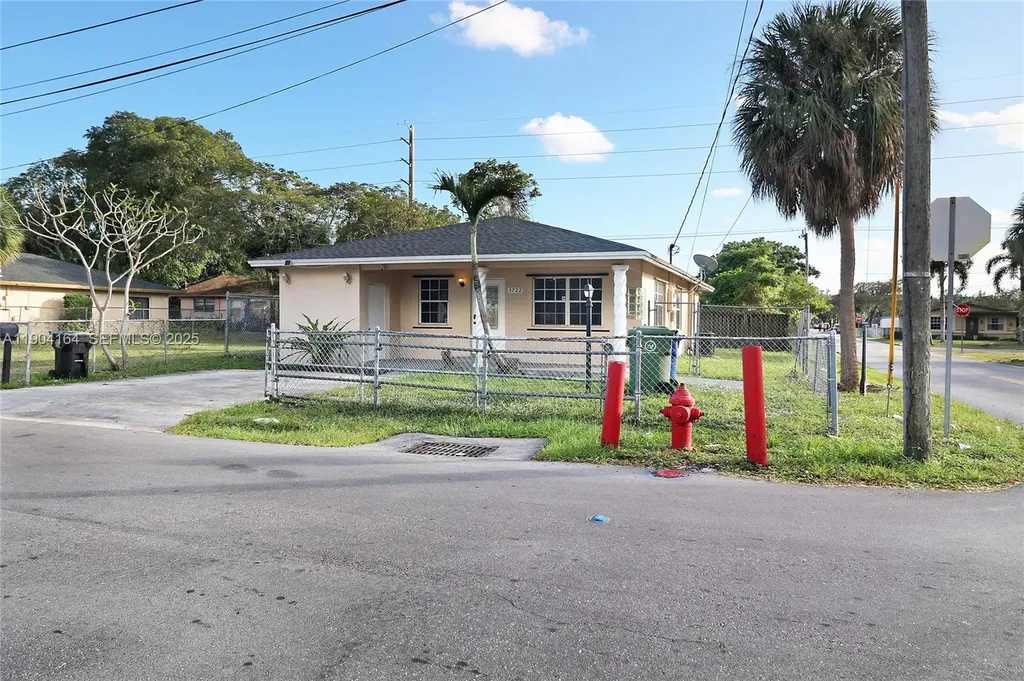 1722 NW 8th Court Fort Lauderdale FL 33311