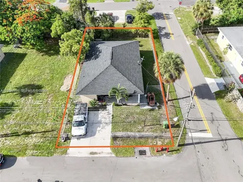 1722 NW 8th Court Fort Lauderdale FL 33311