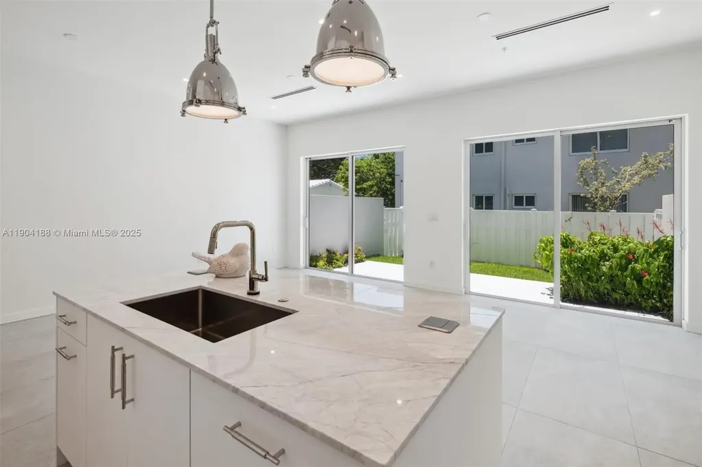 554 N Riverside Drive Pompano Beach FL 33062