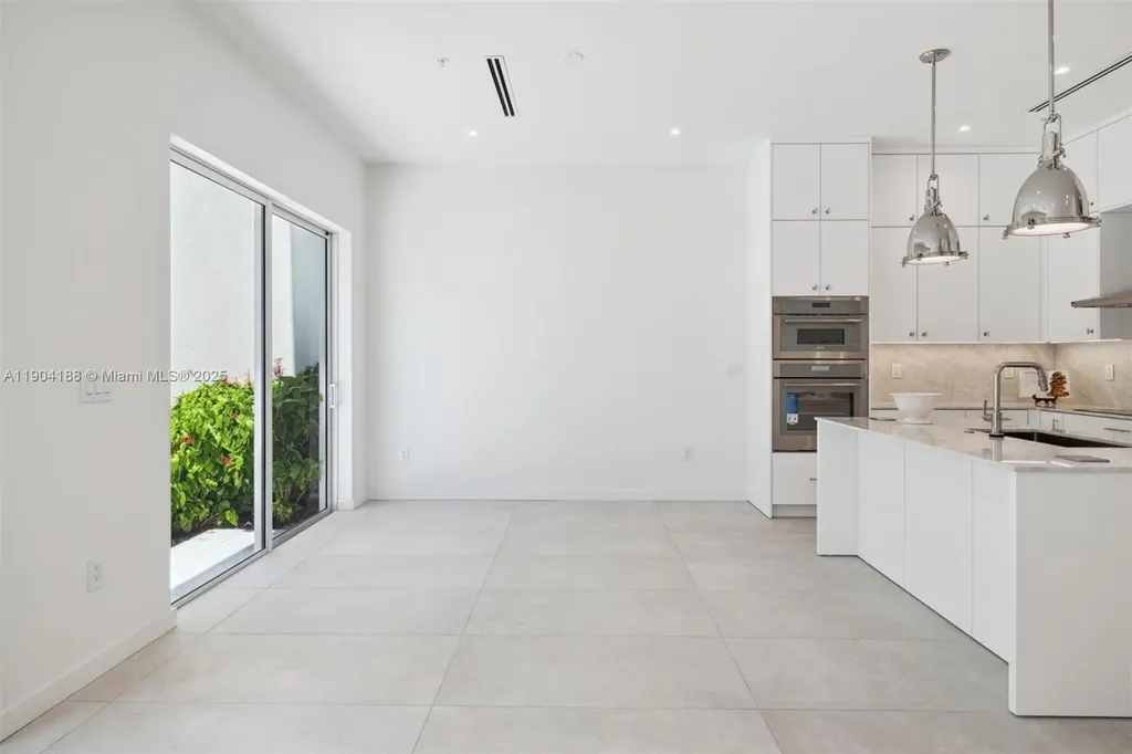 554 N Riverside Drive Pompano Beach FL 33062