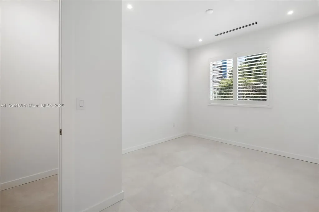 554 N Riverside Drive Pompano Beach FL 33062