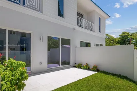 554 N Riverside Drive Pompano Beach FL 33062