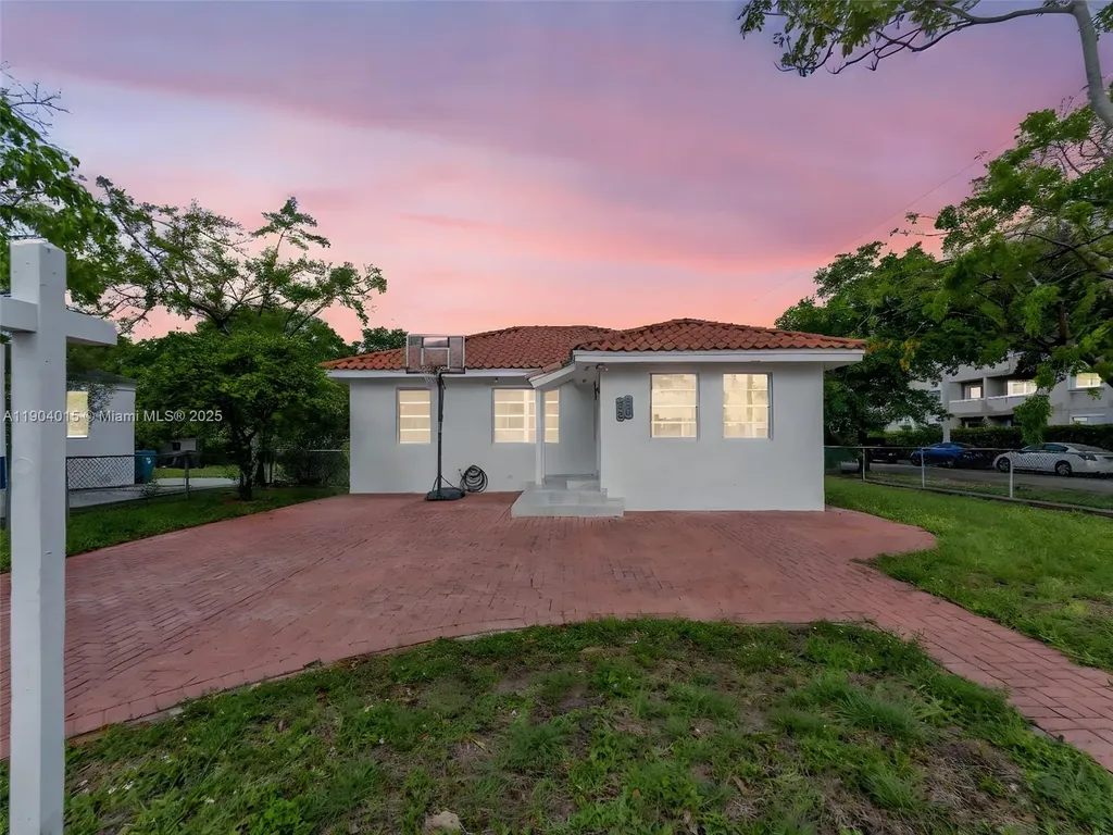 520 NW 32nd Place Miami FL 33125