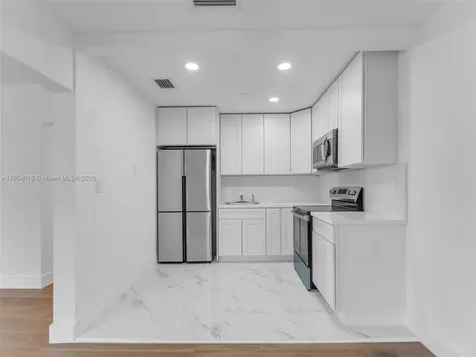 520 NW 32nd Place Miami FL 33125