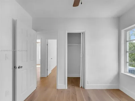 520 NW 32nd Place Miami FL 33125