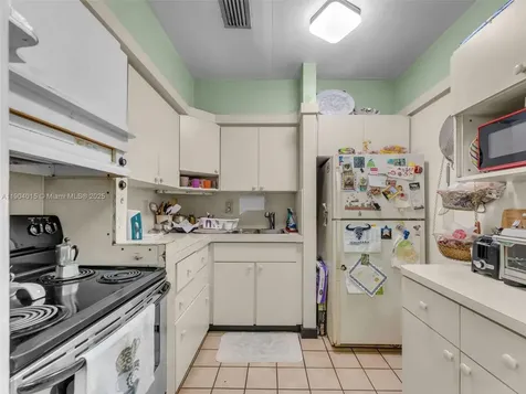 520 NW 32nd Place Miami FL 33125