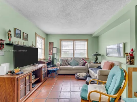 520 NW 32nd Place Miami FL 33125