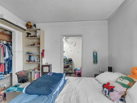 520 NW 32nd Place Miami FL 33125