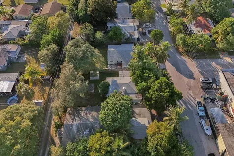 218 SW 14th Court Fort Lauderdale FL 33315