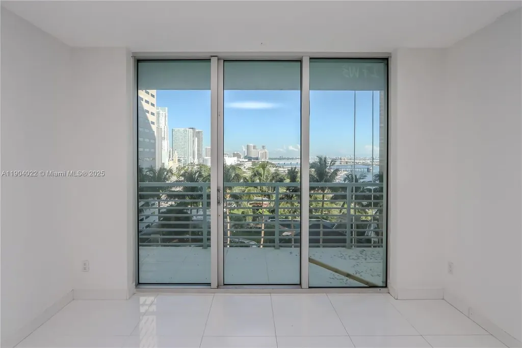325 S Biscayne Boulevard Miami FL 33131